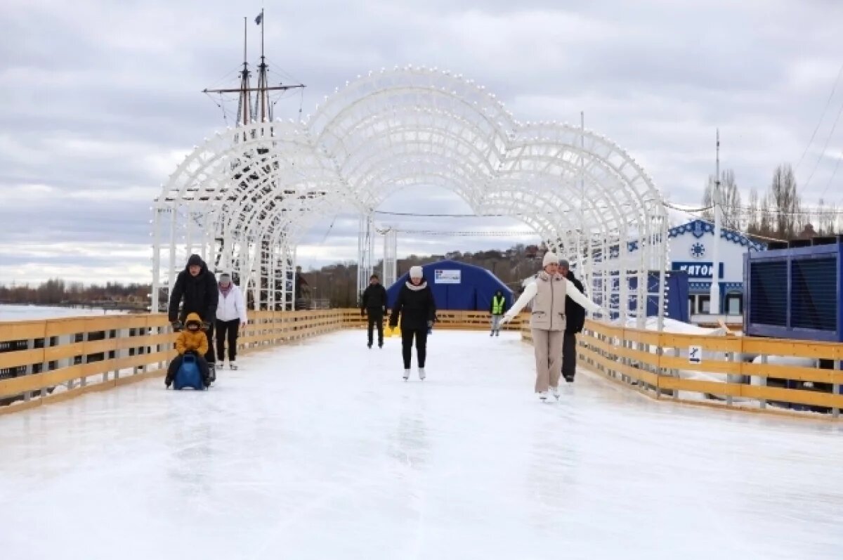    Каток на Адмиралтейской площади в Воронеже досрочно завершил свою работу