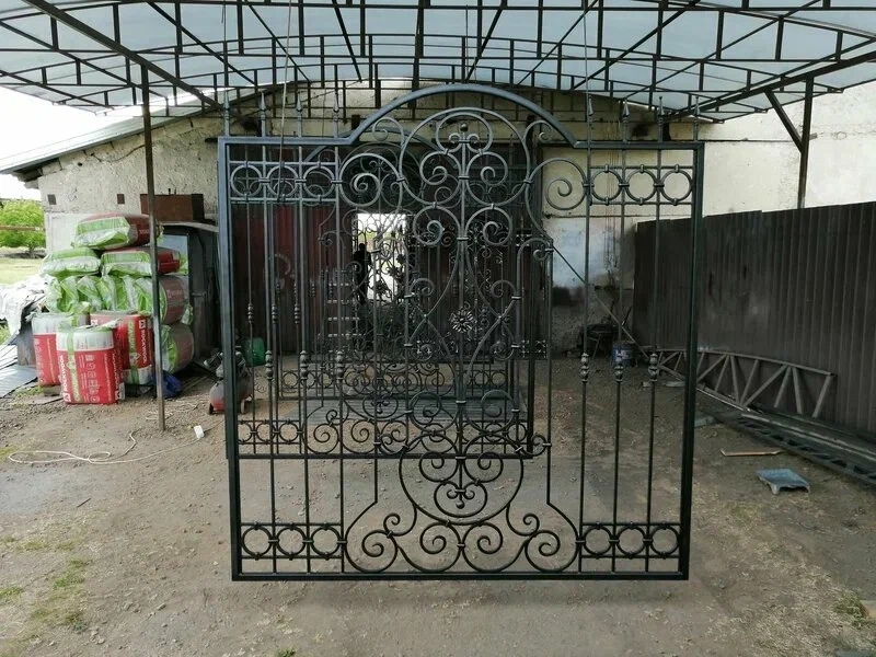 Кованые ворота готовое изделие
