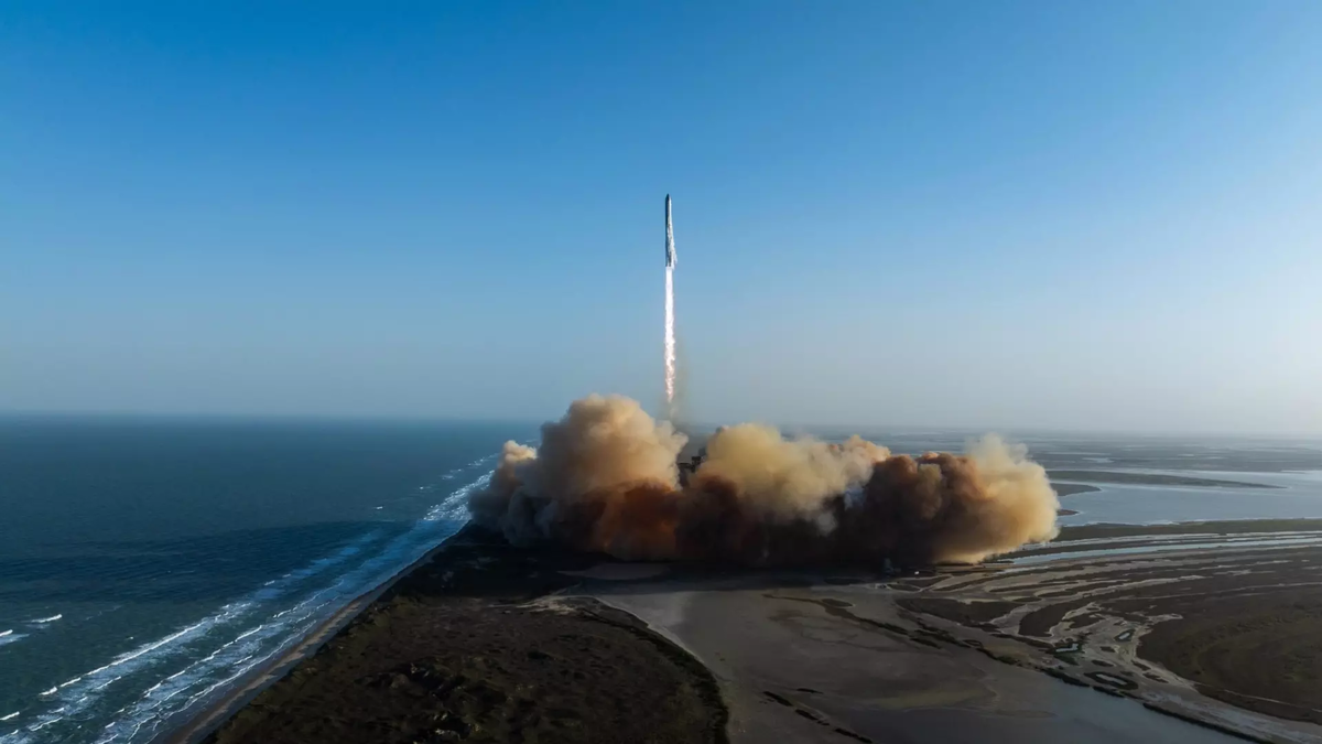 Восьмой полет корабля Starship завершился зрелищной аварией. Фото: SpaceX