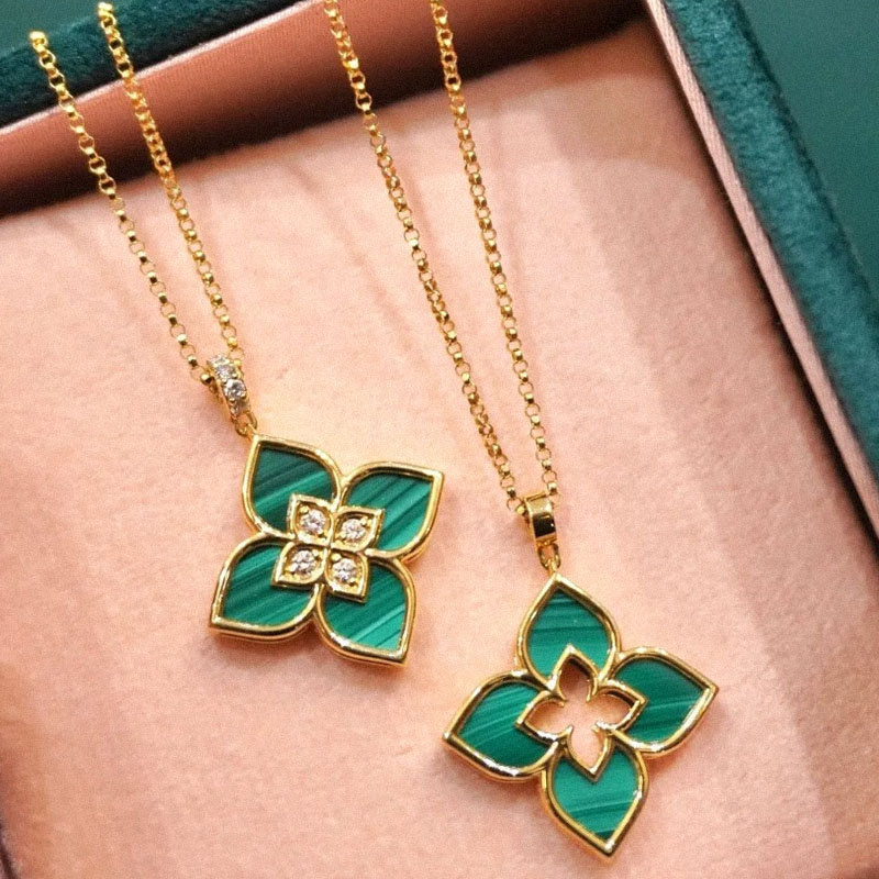 Колье Roberto Coin Princess Flower из желтого золота с бриллиантами и малахитом