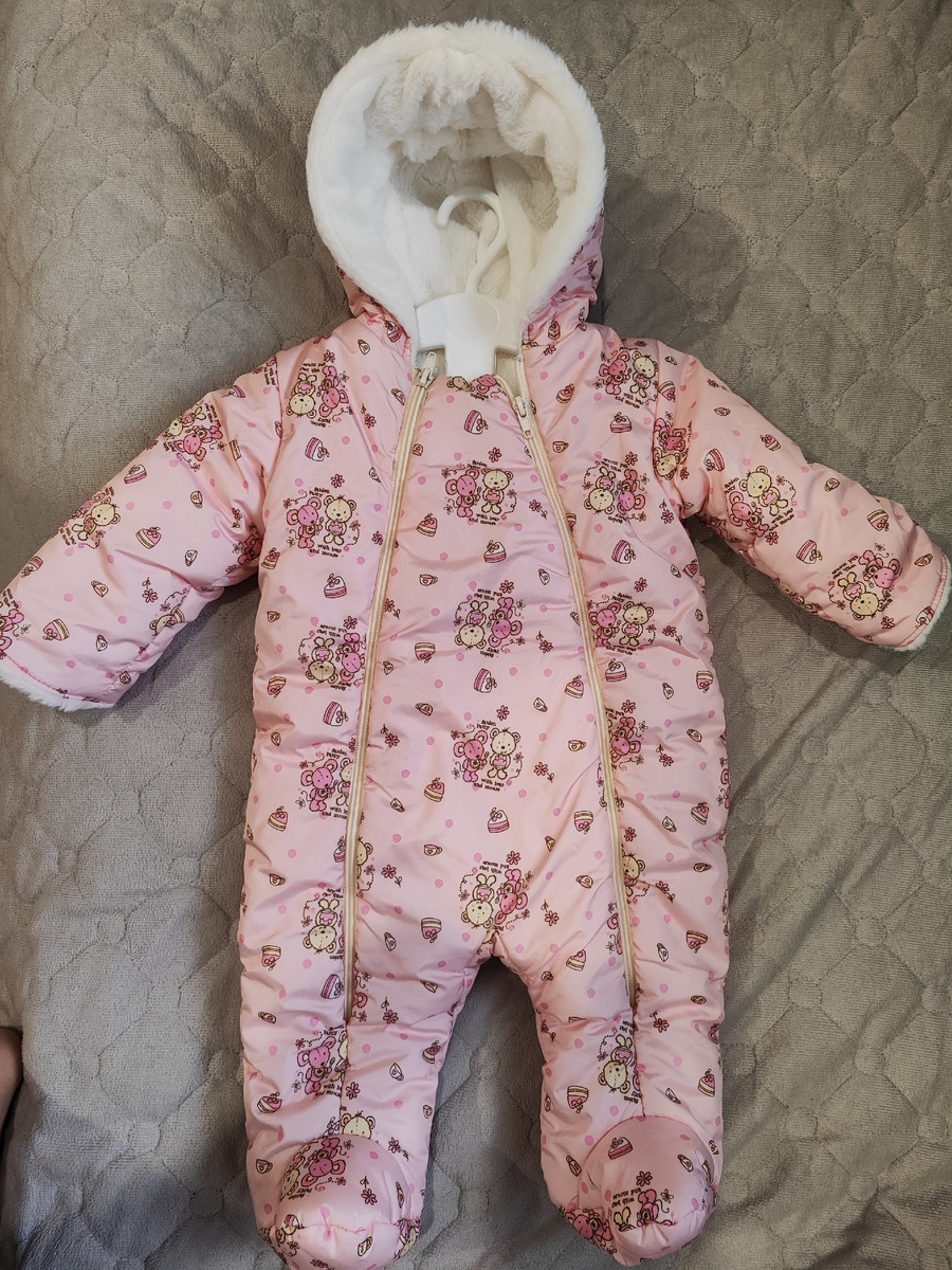 Вот такой милый комбез был у доченьки в прошлом году весной