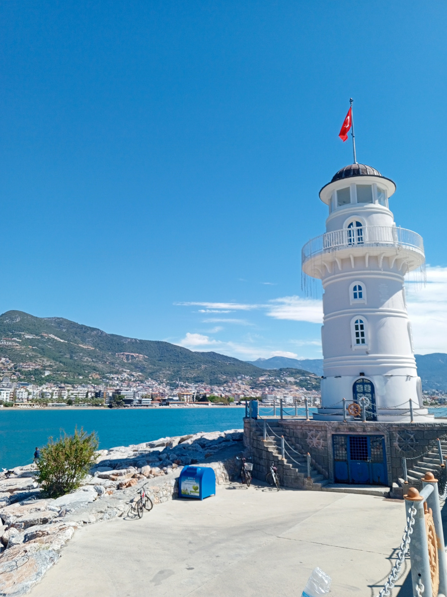 Красавец маяк