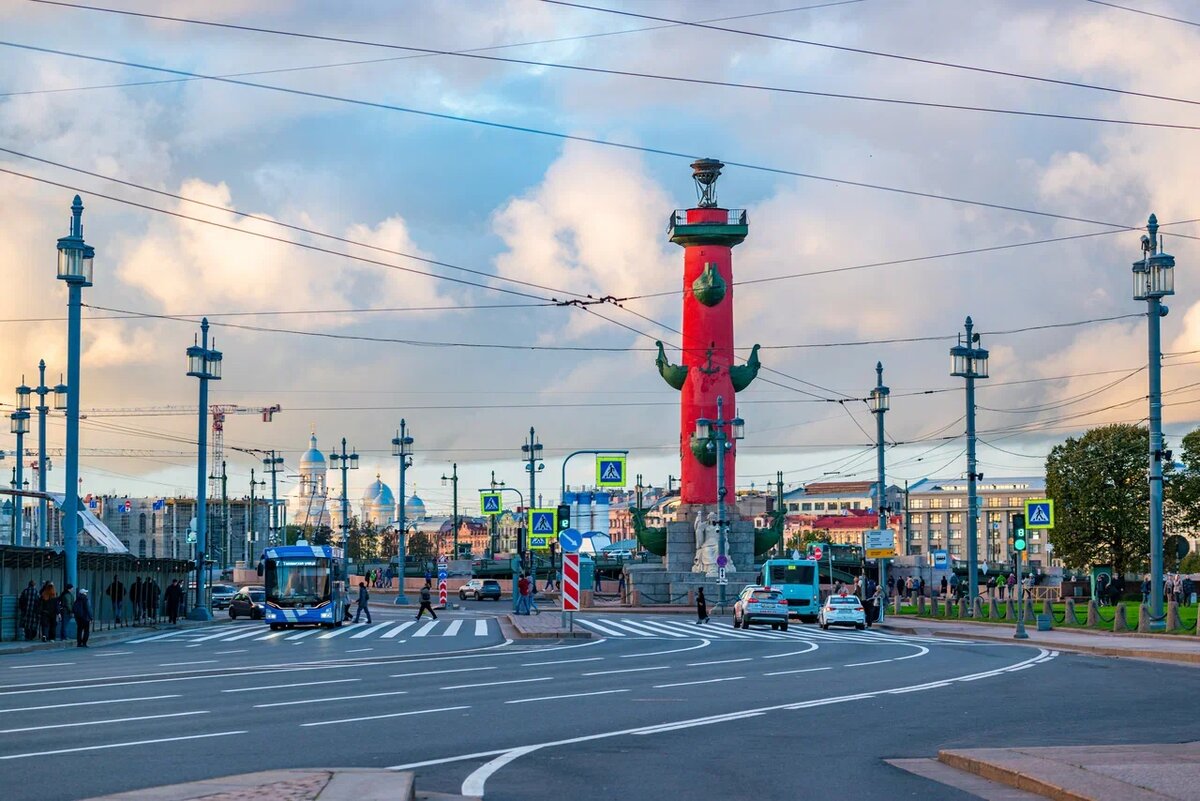 Ростральная колонна северная на Васильевском острове
