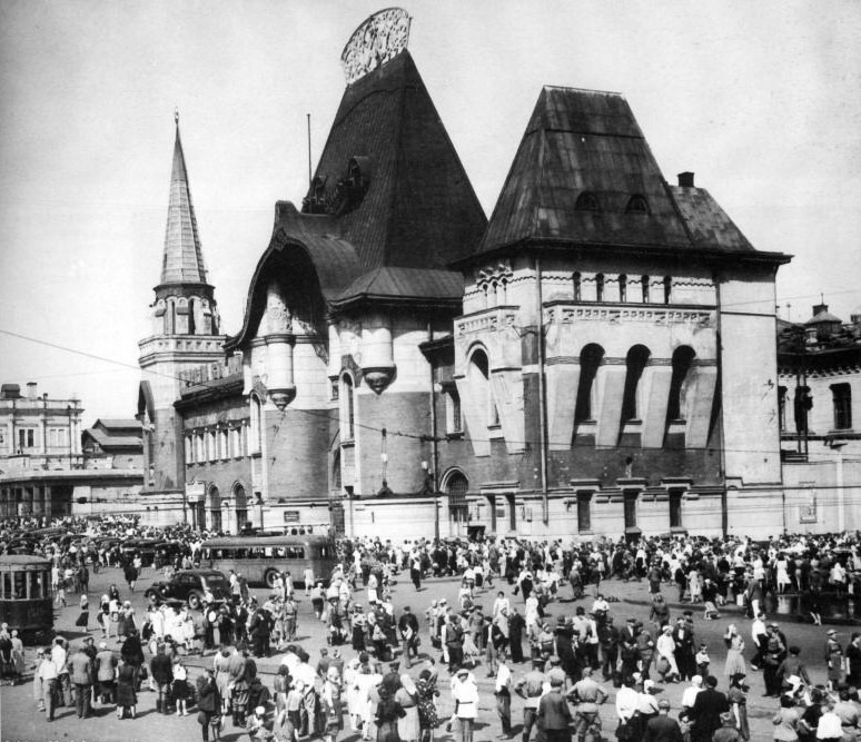 Слов нет, прекрасен Северный вокзал! 1936 год.