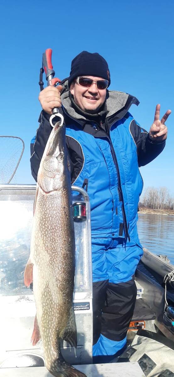 река Обь,октябрь месяц,по утрам устойчивый минус...