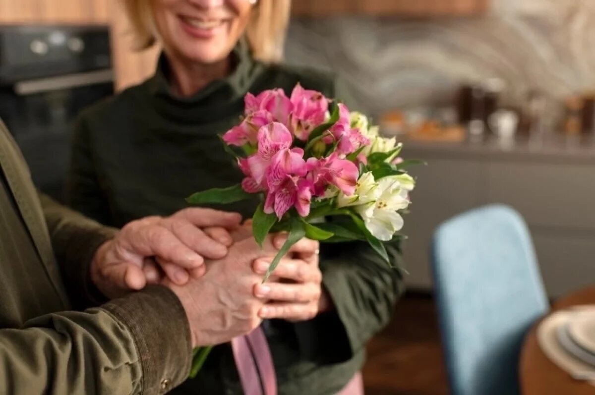    Жительницы Воронежа рассказали о самых необычных подарках к 8 Марта