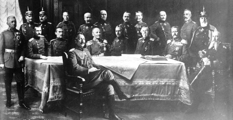 Германский император Вильгельм II и его генералы (год съемки между 1910 - 1915 гг.)