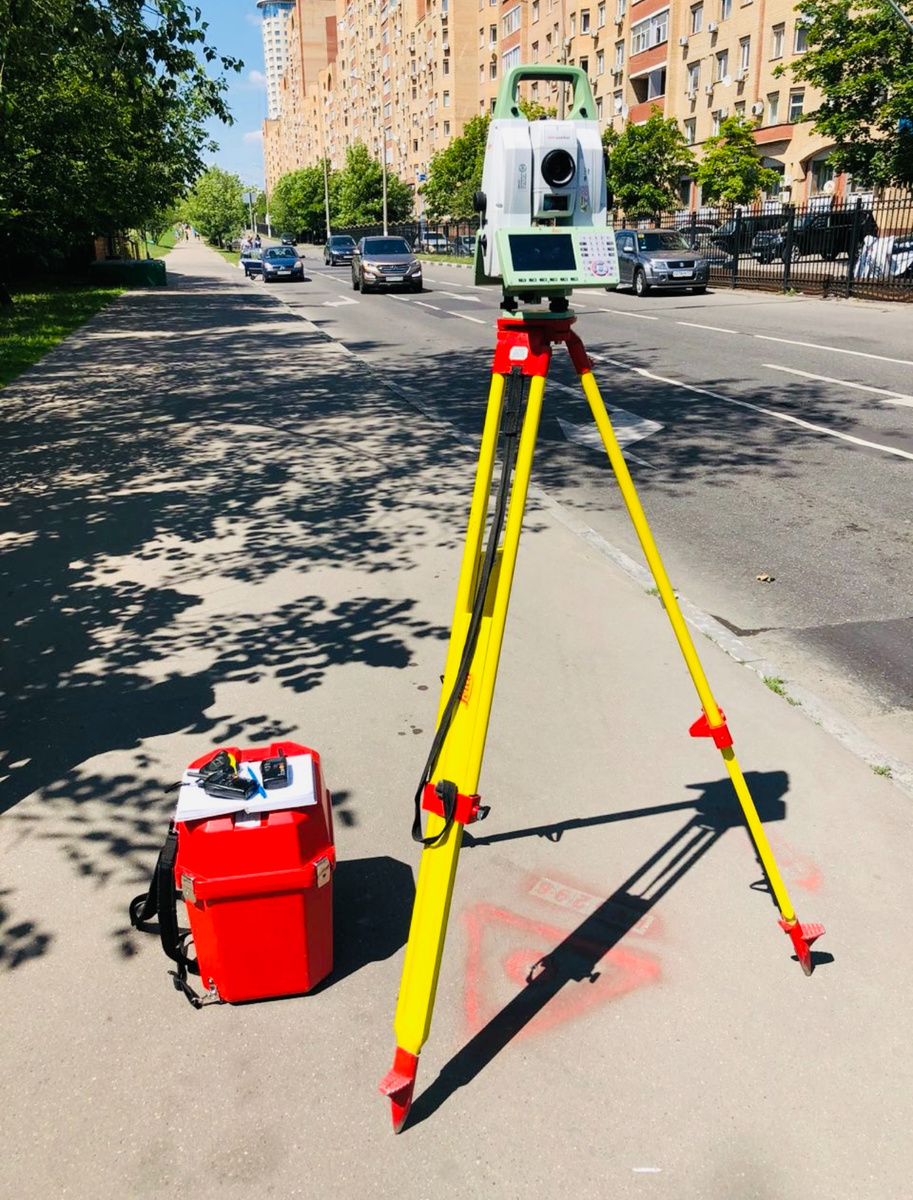 Электронный высокоточный тахеометр Leica TS60 с точностью 0,5 секунды