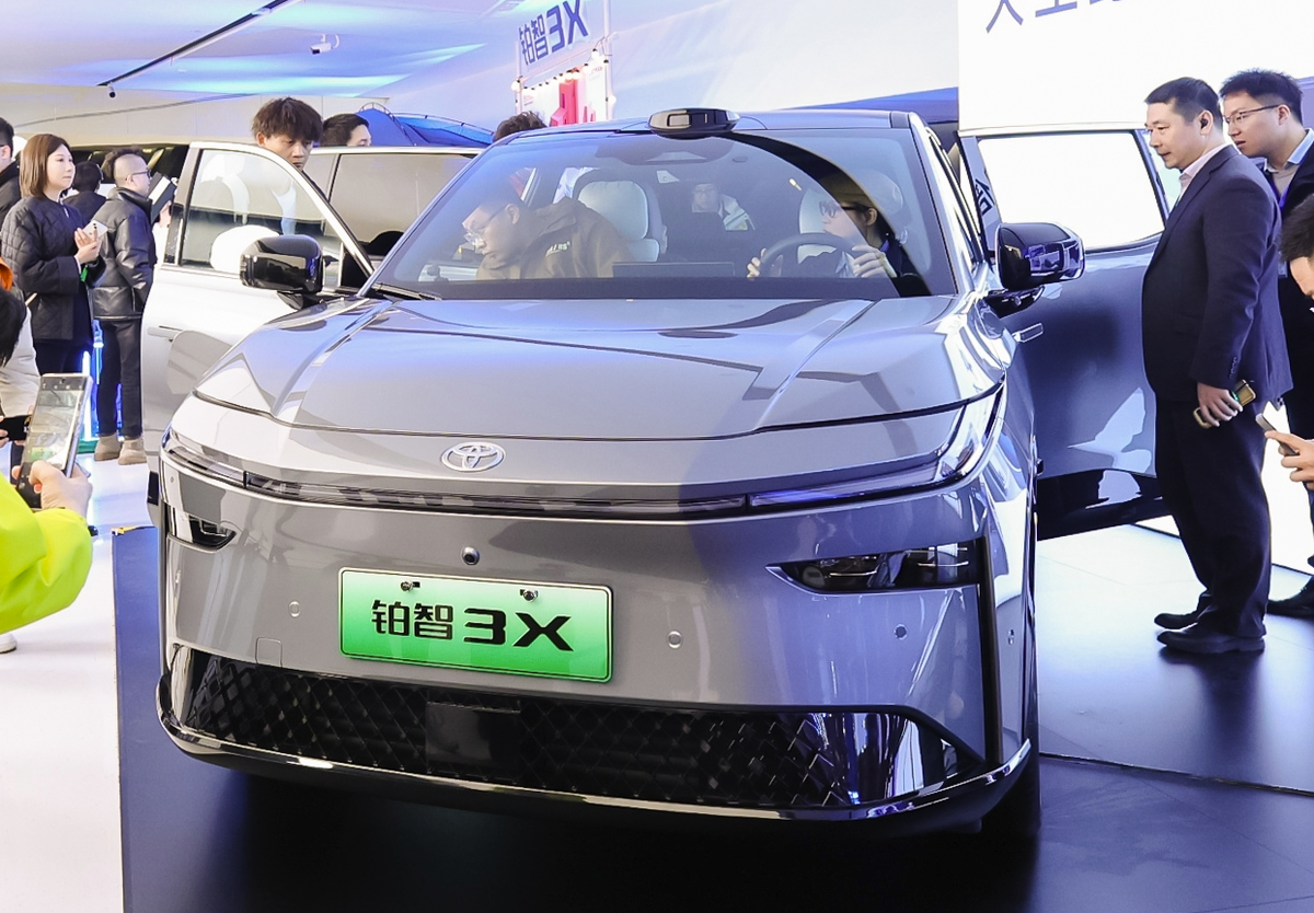 Стоимость топовой комплектации Toyota bZ3X составляет 154 800 юаней/1,9 млн руб.