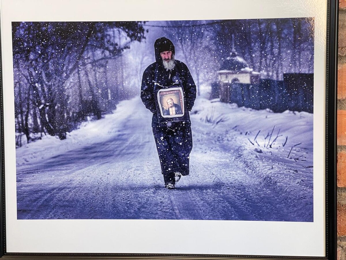 С иконой Св. Серафима Саровского