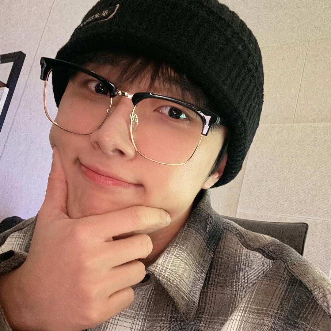    Джэхан из OMEGA XСоцсети