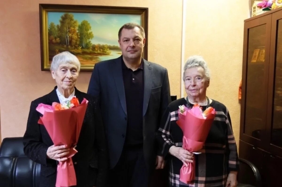    Глава администрации Рязани поздравил с 8 марта героинь своего времени