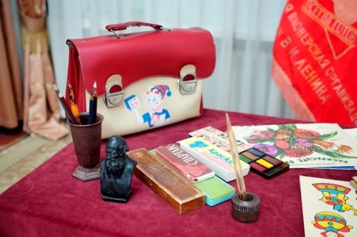    В краеведческом музее Астрахани открылась выставка «Салют, Пионерия!»