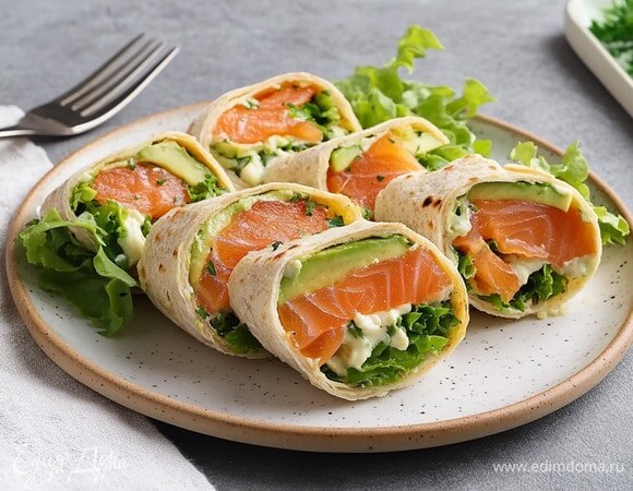 Лаваш с авокадо и красной рыбой