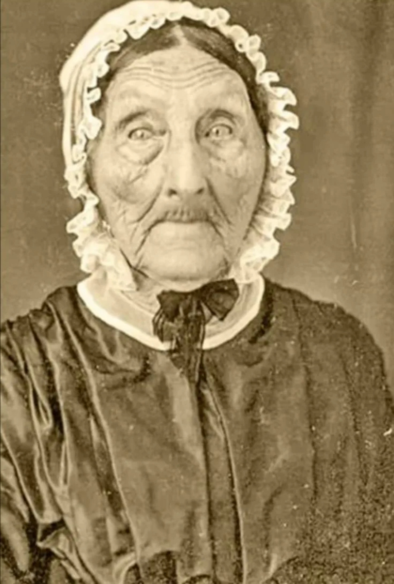 Так могла выглядеть крестьянка Васильева, родившая 69 детей, к своим 54 одам. Однако в 18 веке фотографии еще не существовало. Фото из сети