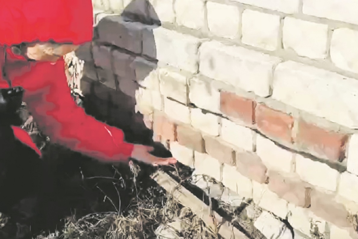    Дом разрушается на глазах