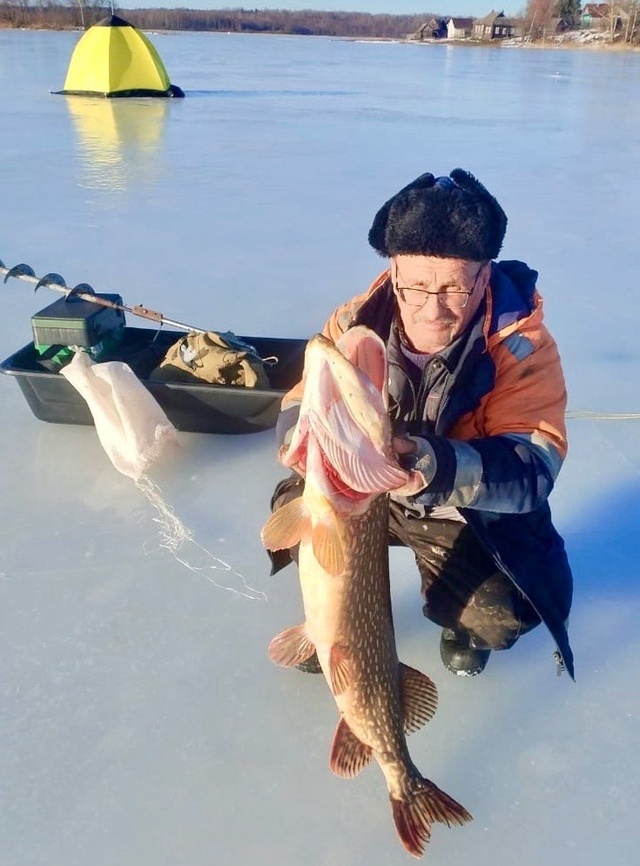 12-килограммовая щука поймана на озере Граничное в Тверской области
