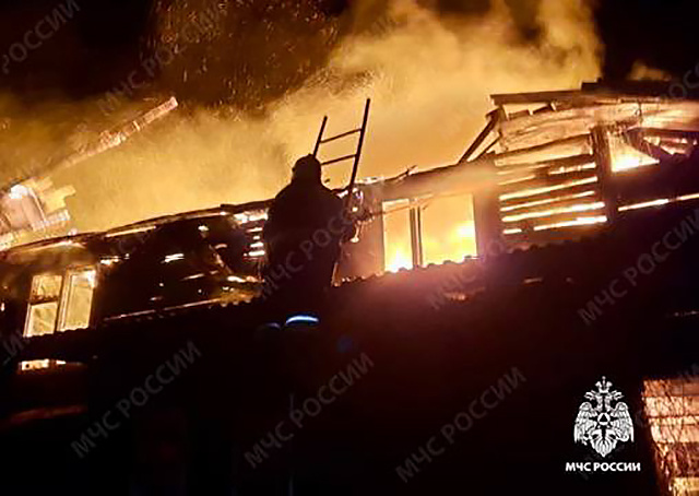 Дом в 100 квадратов сгорел в Тверской области