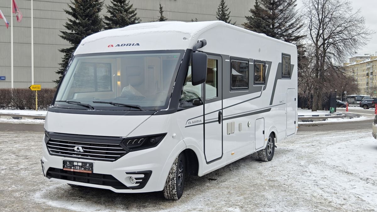 В чем секрет бешеной популярности автодома Adria Sonic Plus 700 SL среди наших клиентов? Яхты на колёсах