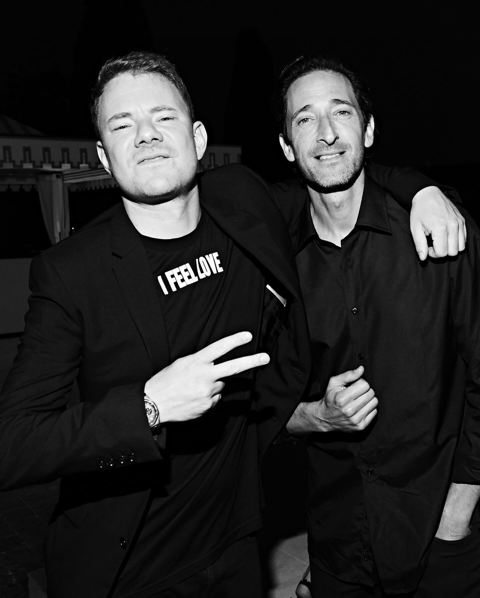 Листайте вправо, чтобы увидеть больше изображений