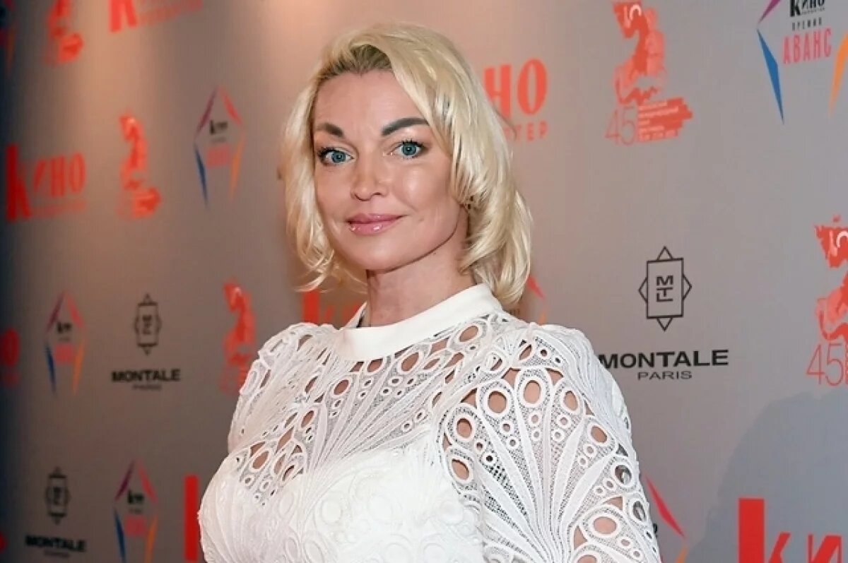    Анастасия Волочкова.