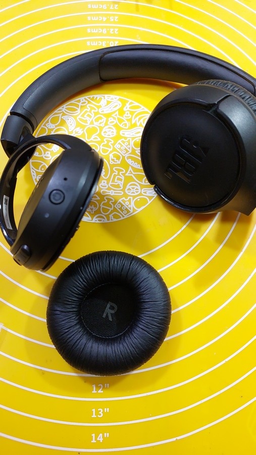 Наушники JBL Tune 520BT.