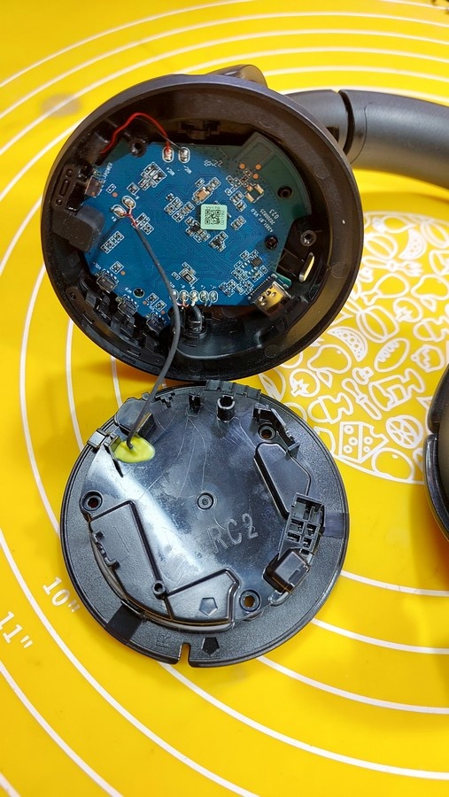 Наушники JBL Tune 520BT - разборка.