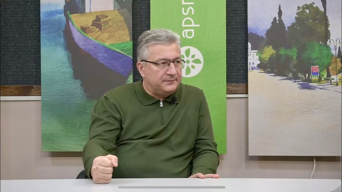 Леван Микаа