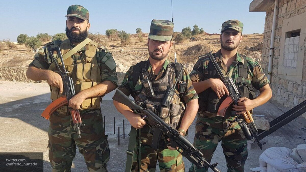 Генерал Сухейль с бойцами подразделения САА "Тигр" (Нимр)