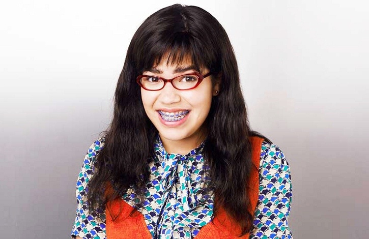 На этих хрупких плечах не только собственная семья, но и целая семейная корпорация, в которой все с приветом.