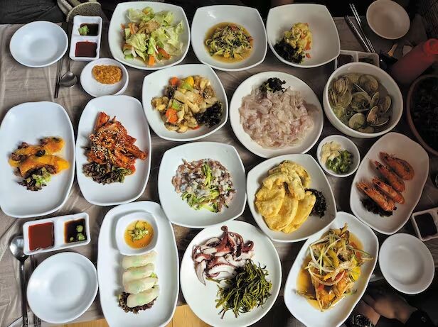    Обед в гостевом доме на Исудо, 25 февраля.