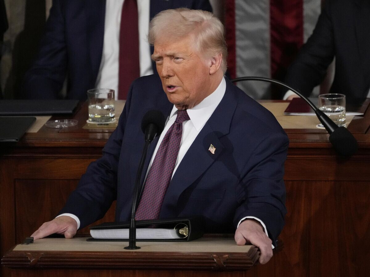    Выступление Дональда Трампа во время обращения к совместной сессии конгресса США© AP Photo / Julia Demaree Nikhinson
