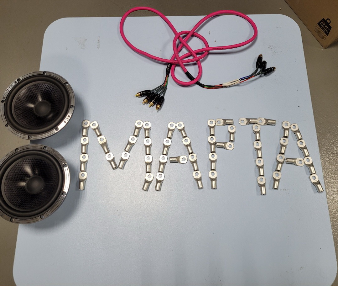 С цветочным нежным ароматом
8 марта к нам пришло —
Девчонки в этом виноваты.
Вам в марте очень повезло!
Пусть день хорошим, светлым будет,
Пусть комплименты к вам летят,
Улыбки пусть тепло пробудят,
И радостью горит ваш взгляд.
Желаем классных приключений,
Подарков, сладостей, цветов.
Пускай не будет огорчений,
А будет много теплых слов.