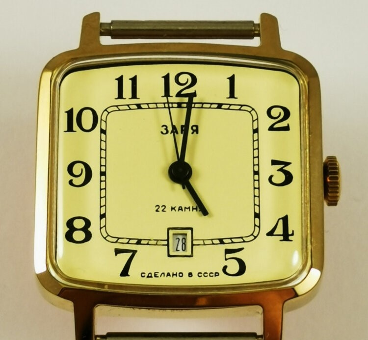 Часы "Заря"