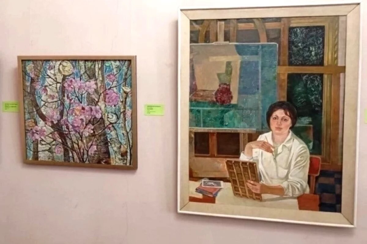    Приморская картинная галерея открыла выставку «Весна. Женщины. Цветы»