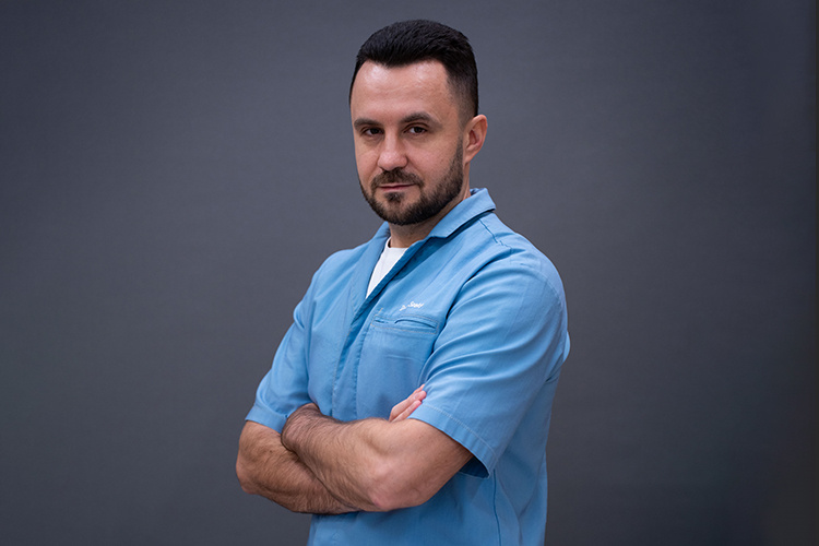    Лев Соцкий: «Если подключить сюда психологию и копнуть глубже, то они хотят почувствовать себя более уверенными и улучшить за счет этого качество жизни. Для этого обращаются к пластическим хирургам».   
Фото: Фото предоставлено Львом Соцким