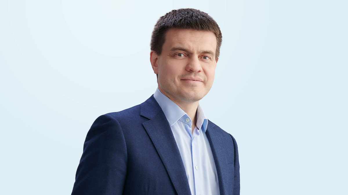     Губернатор Михаил Котюков поздравил жительниц Красноярского края с 8 Марта