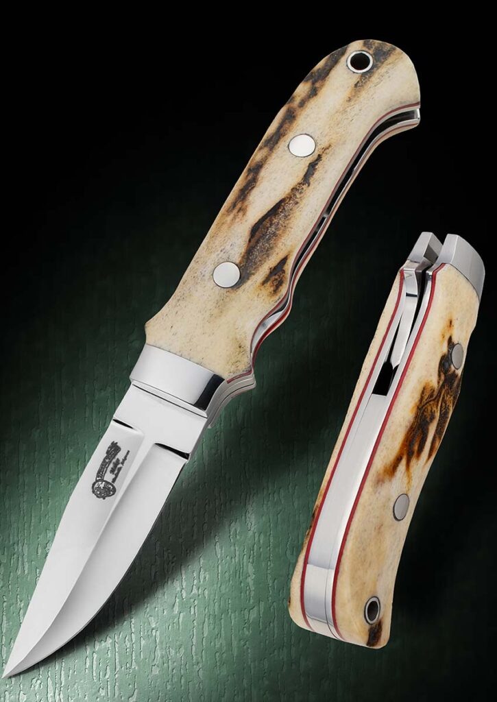 Роберт Янг — 64-летний мастер, который начал свой путь в ножевом деле в 1976 году. В 1993 году он переехал из Калифорнии в Арканзас.

За свою карьеру Роберт Янг создал множество разнообразных ножей, среди которых особенно выделяются New York Special — около дюжины этих ножей, а также Loveless City Knife, Junior Bear и Big Bear с фиксированным лезвием. Последний нож выделяется своей 25-миллиметровой рукоятью. 