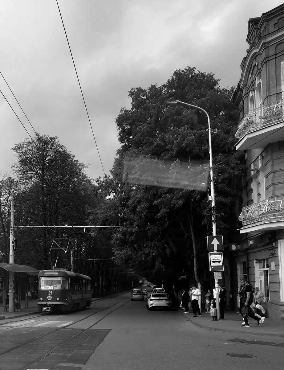 Тот самый перекресток ул. Дзержинского и пр.Кирова в центре Пятигорска, на котором дважды попал в кадр Пятигорский трамвай во время съемок фильма "Жених с того света"  в 1958 году.