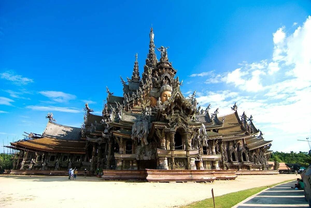 Prasat Mai в Паттайе