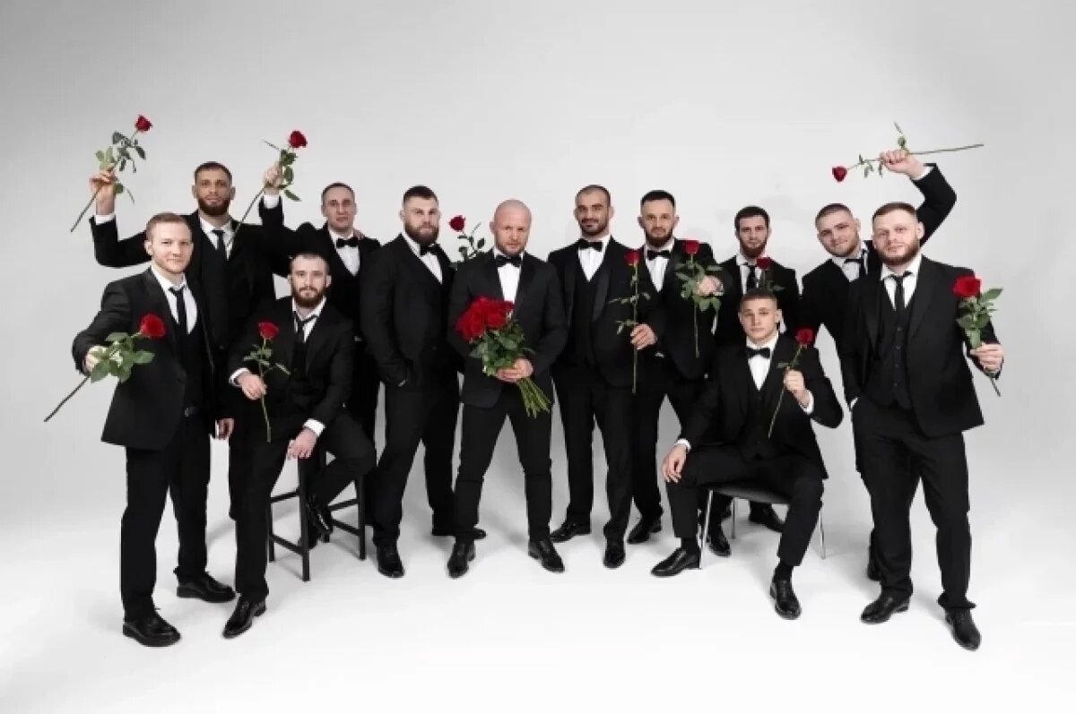    Омские бойцы устроили омичкам «штормовое» поздравление к 8 марта