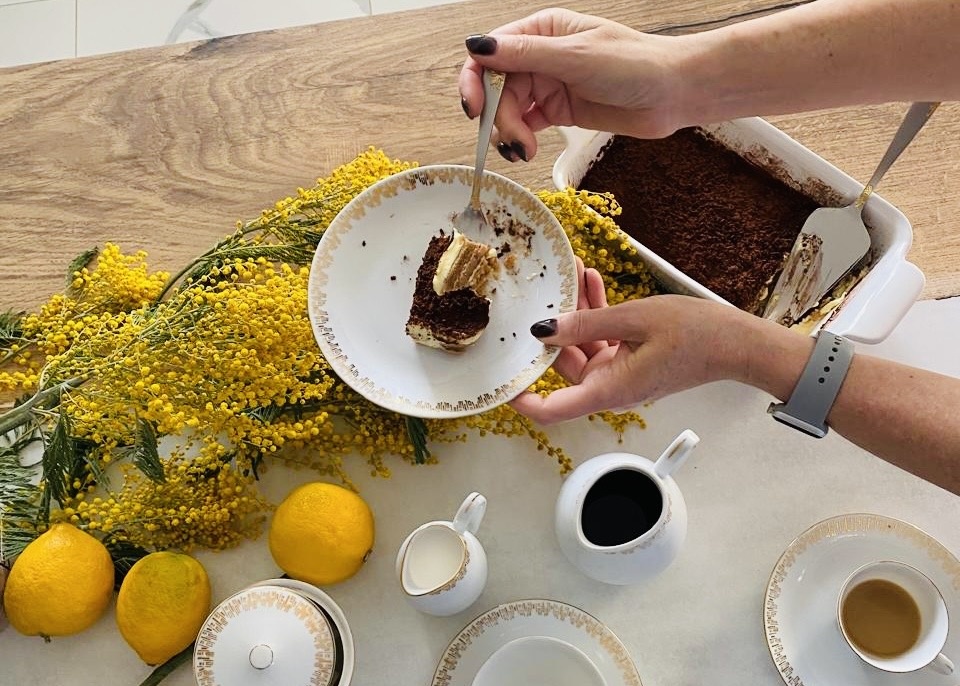 Мимоза, кофе, тирамису и 8 Марта. Фото автора канала