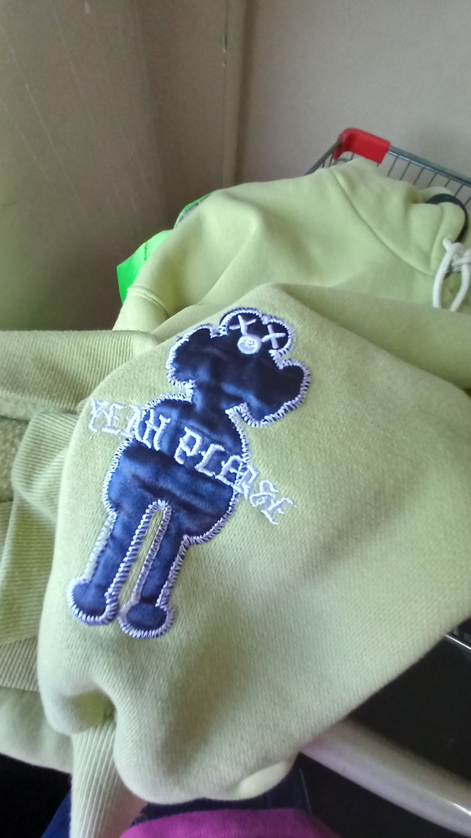 Не знаю, чьи это имя с фамилией, но человечек забавный.