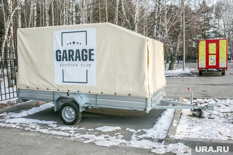 Дома-прицепы с обстановкой внутри стоят в Кургане от 120 тысяч рублей
Фото: Денис Моргунов © URA.RU