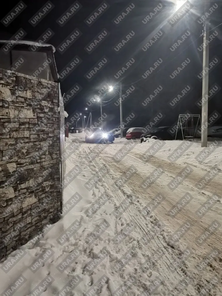 Местная жительница заявляет, что у жилых домов автосервис работает даже ночью
Фото: Предоставлено читательницей