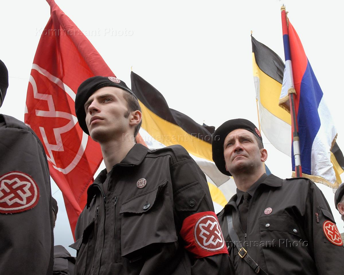 Современные российские антифашисты. Источник изображения: сайт photo.kommersant.ru