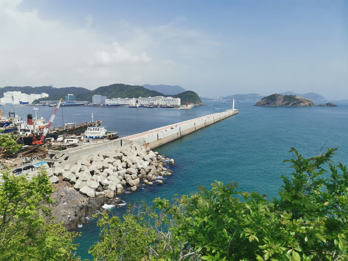 Вид на бухту, где мы пришвартовались.