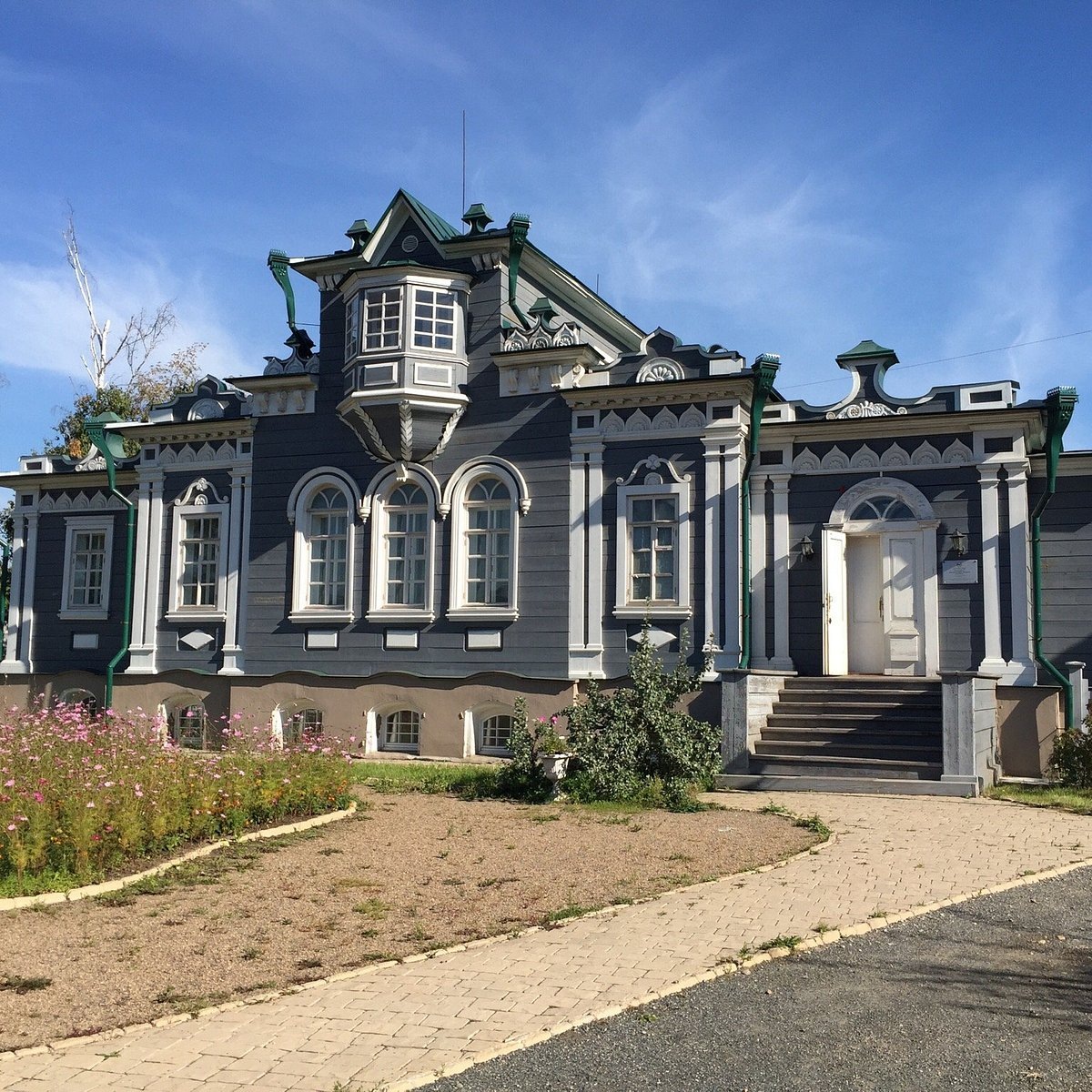 Современный дом декабристов 