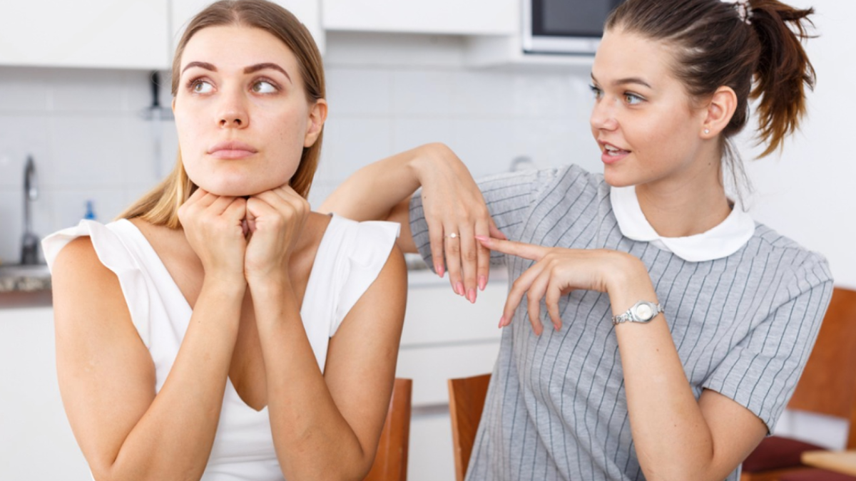 Ты не должна общаться со своими незамужними подругами