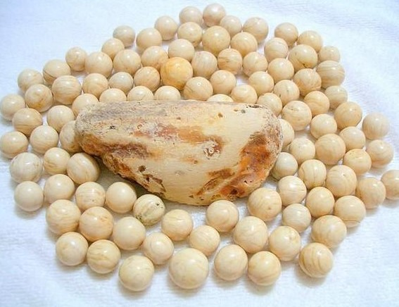 Королевский белый янтарь